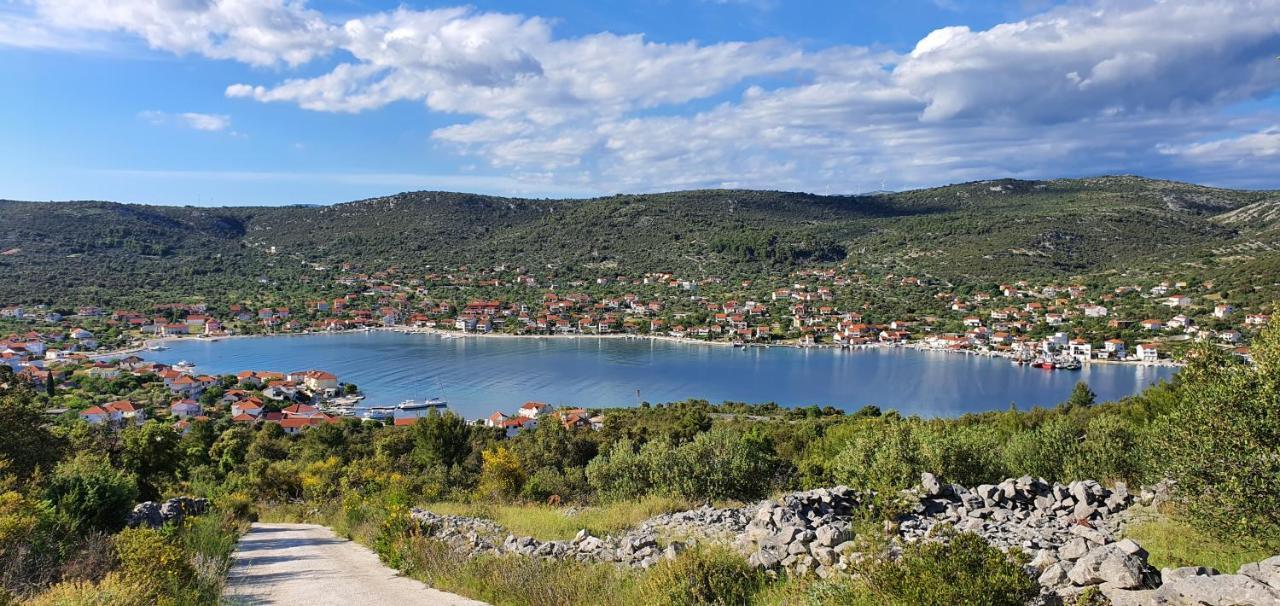 Apartments Anka Vinišće Εξωτερικό φωτογραφία