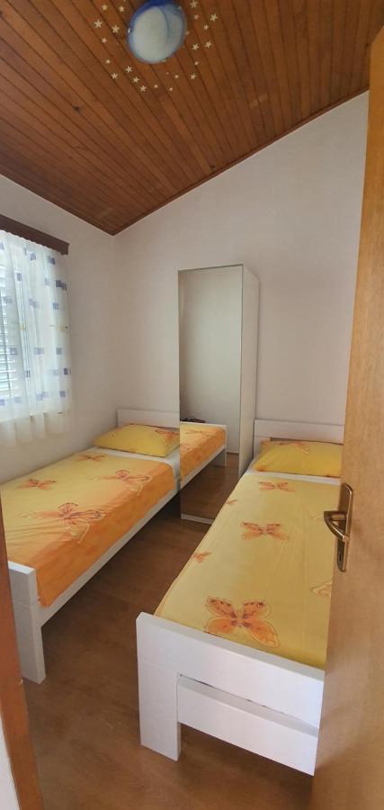 Apartments Anka Vinišće Εξωτερικό φωτογραφία