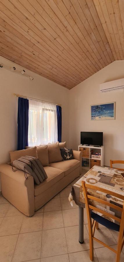 Apartments Anka Vinišće Εξωτερικό φωτογραφία