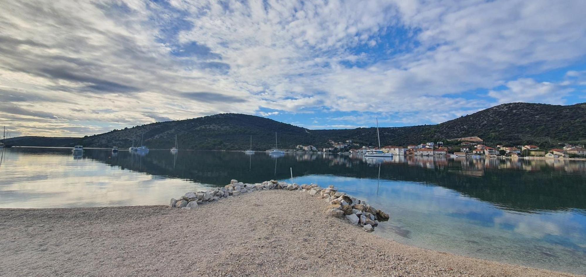 Apartments Anka Vinišće Εξωτερικό φωτογραφία