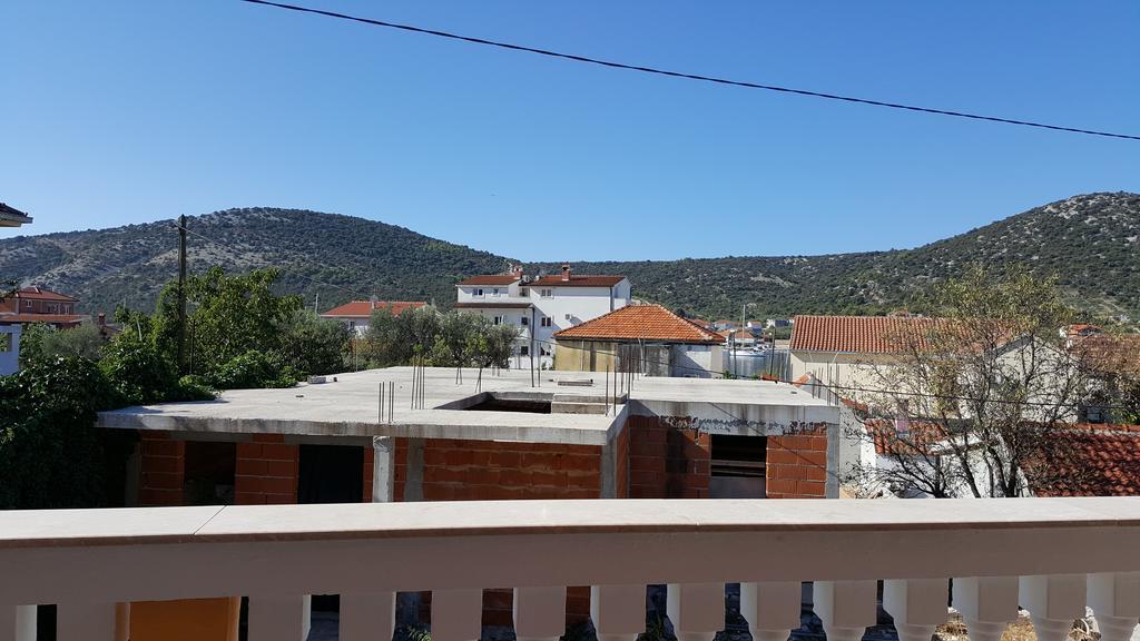 Apartments Anka Vinišće Εξωτερικό φωτογραφία