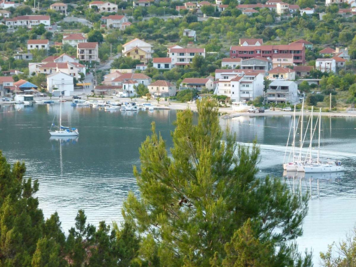 Apartments Anka Vinišće Εξωτερικό φωτογραφία