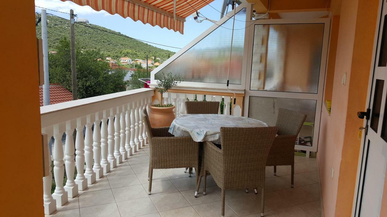 Apartments Anka Vinišće Εξωτερικό φωτογραφία