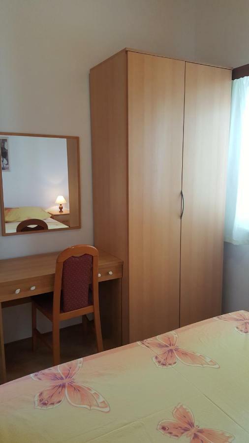 Apartments Anka Vinišće Εξωτερικό φωτογραφία
